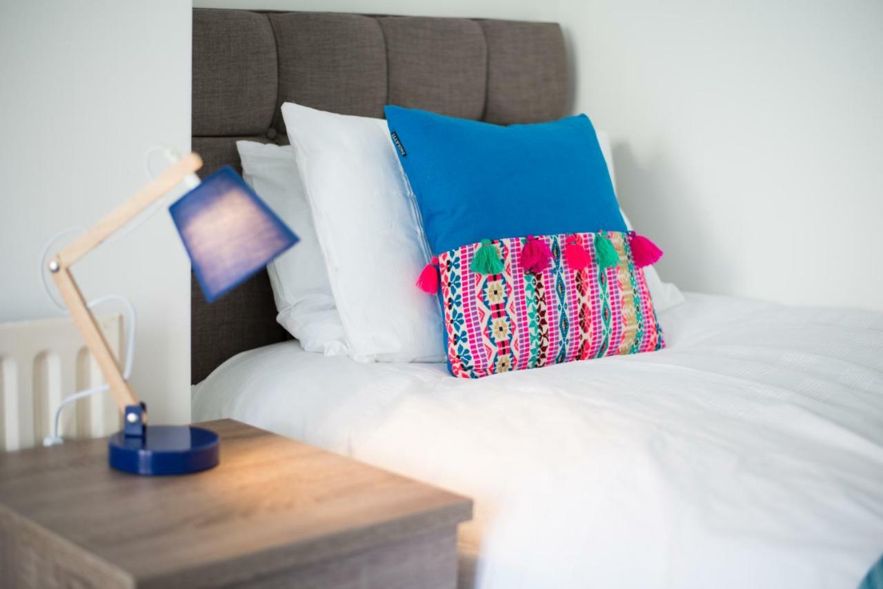 Liberty Spacious Swansea Esterno foto