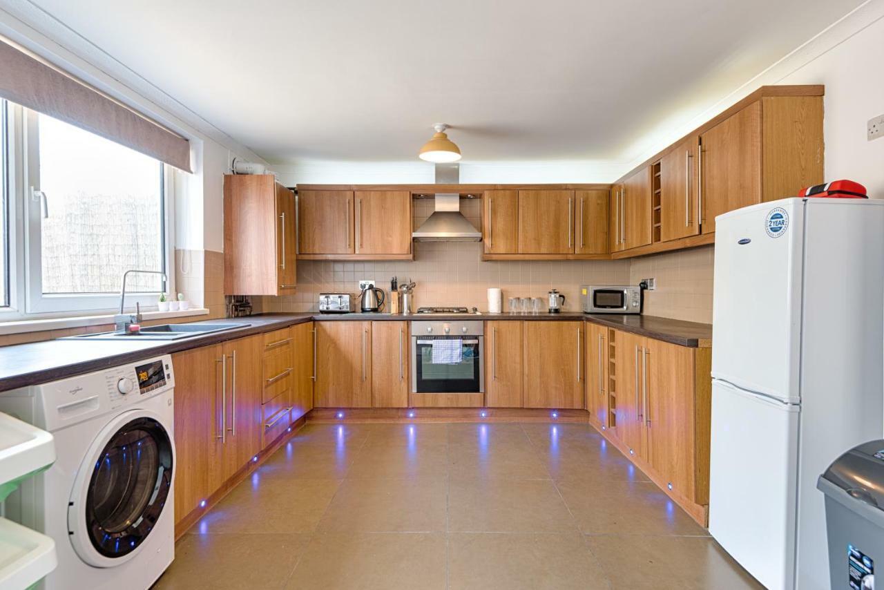Liberty Spacious Swansea Esterno foto